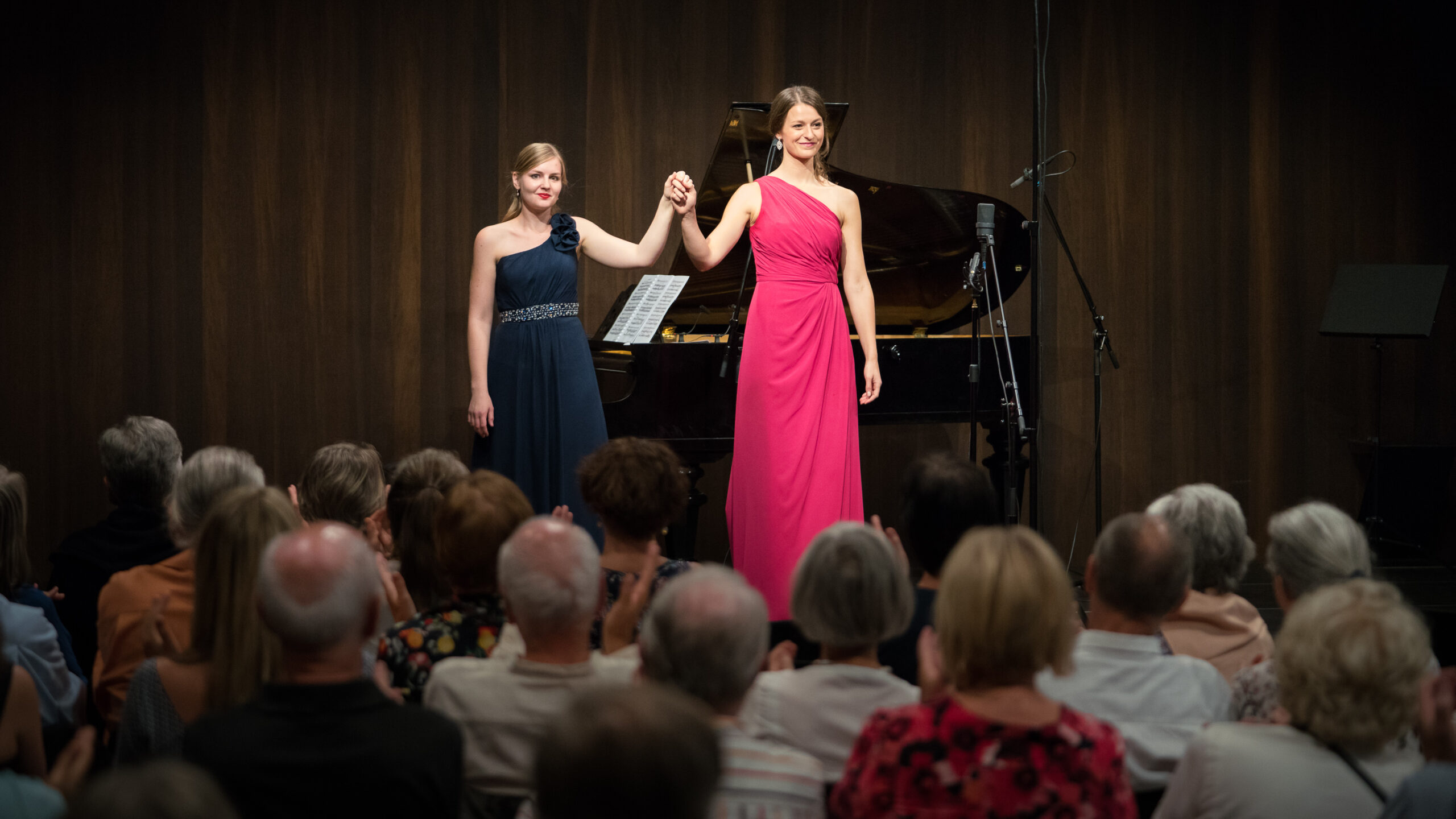 Natur und Träume – Corinna Scheurle und Hanna Bachmann bedankten sich mit einem romantischen Klavier- und Liederabend